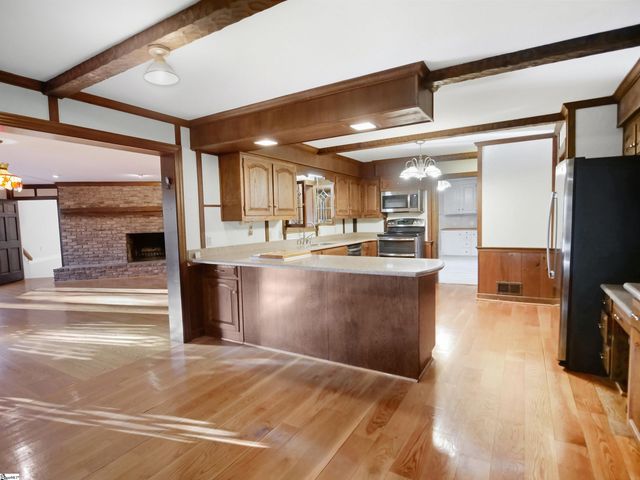 100 Kirkwood Place, Spartanburg, SC 29306