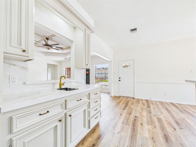 2309 St Patrick Lane, Deer Park, TX 77536