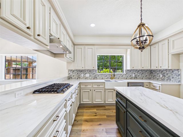 2309 St Patrick Lane, Deer Park, TX 77536