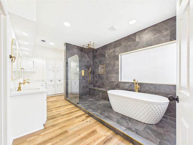 2309 St Patrick Lane, Deer Park, TX 77536