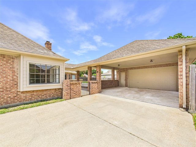 2309 St Patrick Lane, Deer Park, TX 77536