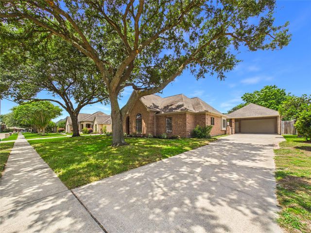 2309 St Patrick Lane, Deer Park, TX 77536
