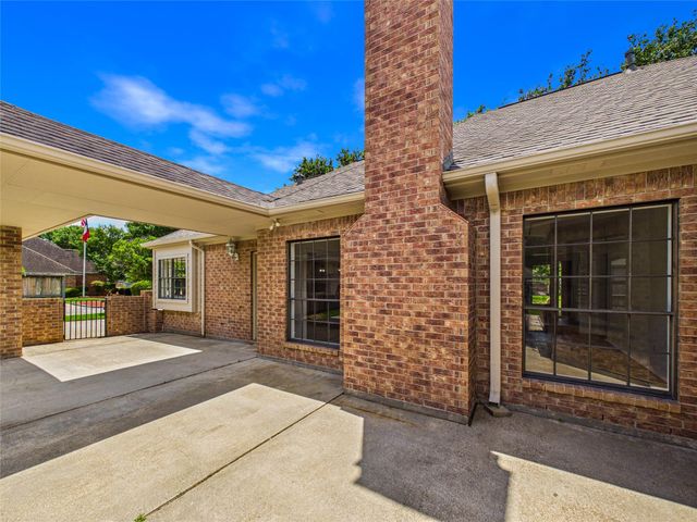 2309 St Patrick Lane, Deer Park, TX 77536