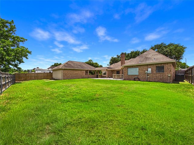2309 St Patrick Lane, Deer Park, TX 77536