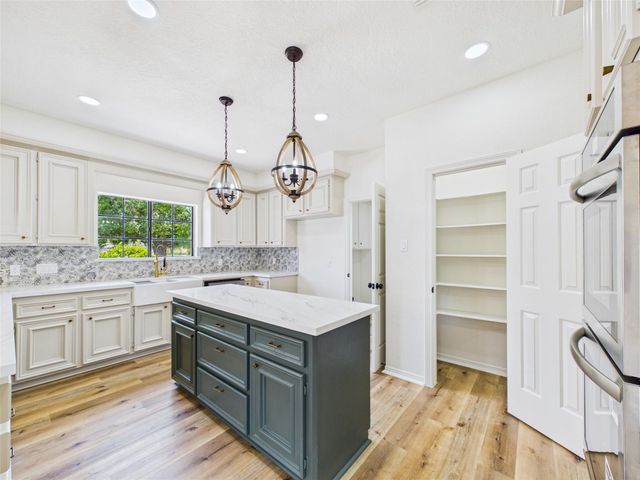2309 St Patrick Lane, Deer Park, TX 77536