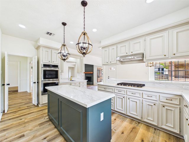 2309 St Patrick Lane, Deer Park, TX 77536