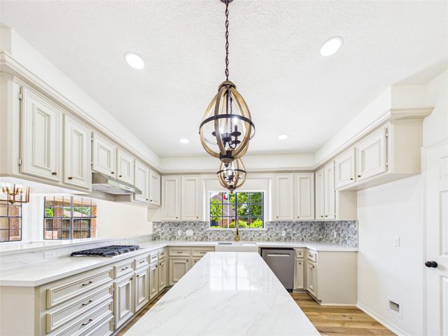 2309 St Patrick Lane, Deer Park, TX 77536