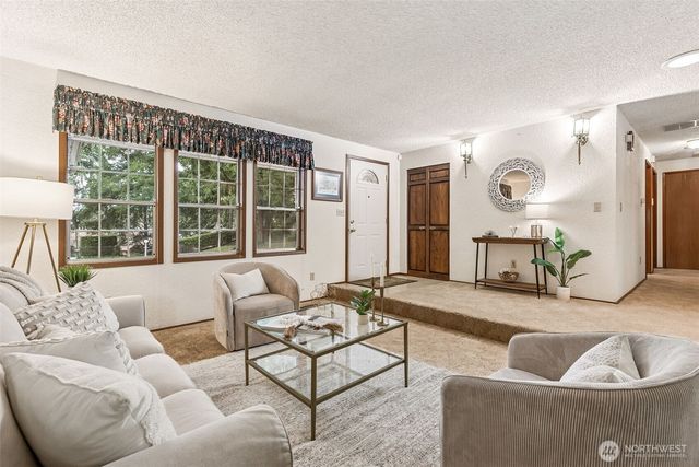 36404 12th Place S, Federal Way, WA 98003