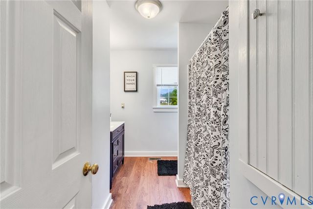 193 Deep Water Ln, Reedville, VA 22539