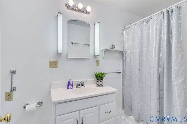 193 Deep Water Ln, Reedville, VA 22539