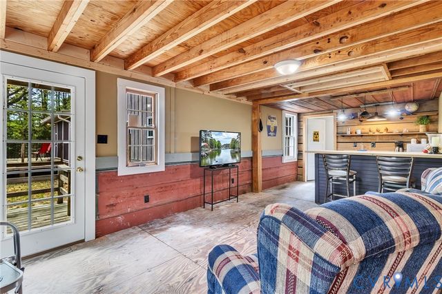 193 Deep Water Ln, Reedville, VA 22539