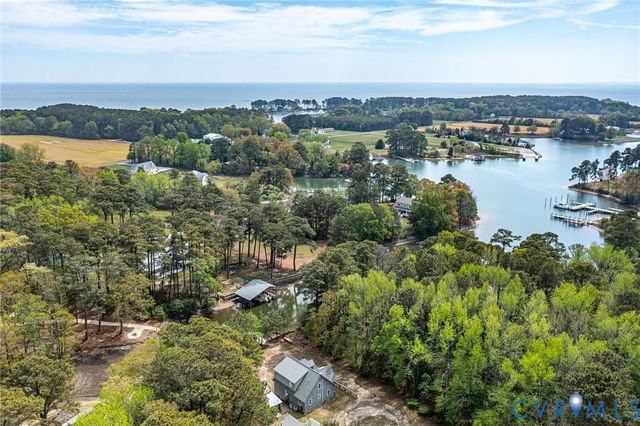 193 Deep Water Ln, Reedville, VA 22539