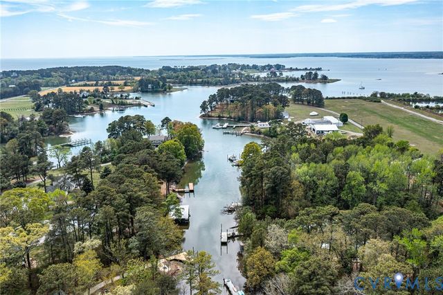 193 Deep Water Ln, Reedville, VA 22539