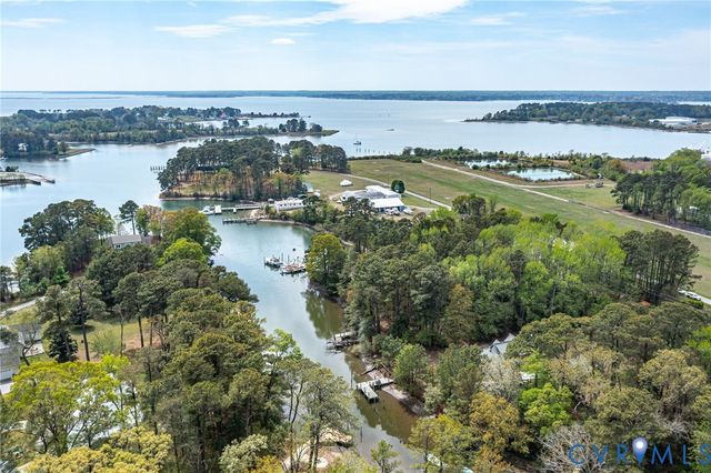 193 Deep Water Ln, Reedville, VA 22539