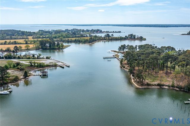 193 Deep Water Ln, Reedville, VA 22539