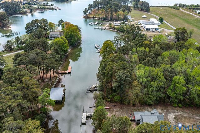 193 Deep Water Ln, Reedville, VA 22539