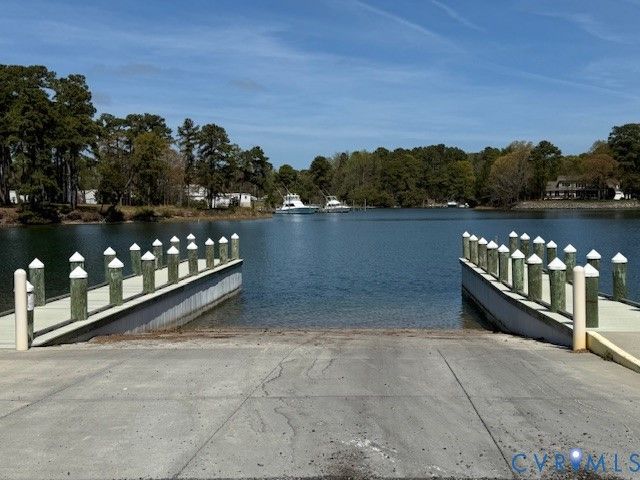 193 Deep Water Ln, Reedville, VA 22539
