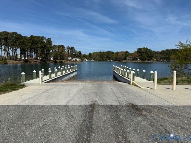 193 Deep Water Ln, Reedville, VA 22539