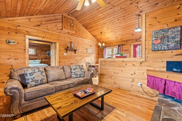 1716 Ridgecrest Drive, Sevierville, TN 37876