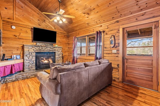 1716 Ridgecrest Drive, Sevierville, TN 37876