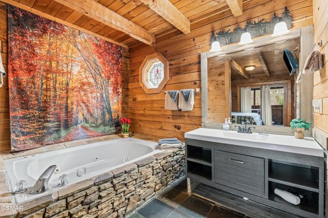 1716 Ridgecrest Drive, Sevierville, TN 37876