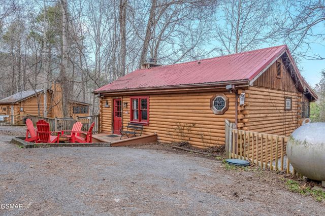 1716 Ridgecrest Drive, Sevierville, TN 37876