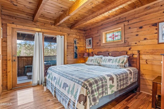 1716 Ridgecrest Drive, Sevierville, TN 37876