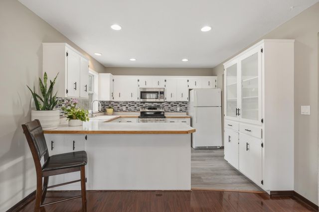 965 Evergreen Trail, Blaine, MN 55014