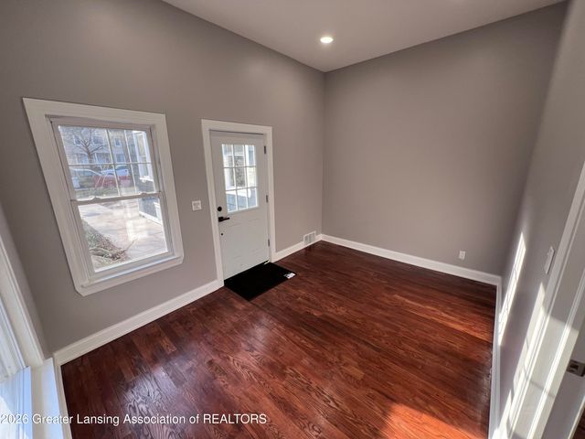 908 N Capitol Avenue, Lansing, MI 48906