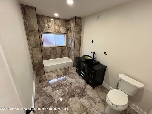 908 N Capitol Avenue, Lansing, MI 48906