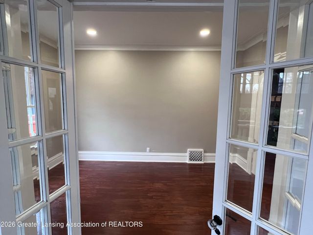 908 N Capitol Avenue, Lansing, MI 48906
