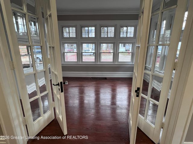 908 N Capitol Avenue, Lansing, MI 48906