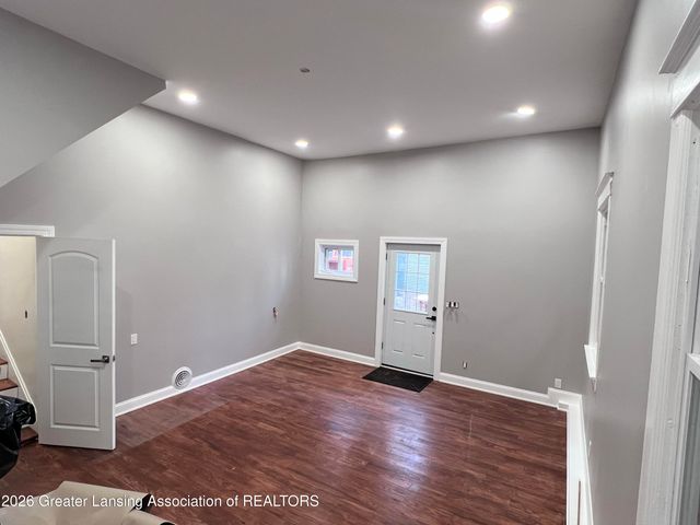 908 N Capitol Avenue, Lansing, MI 48906