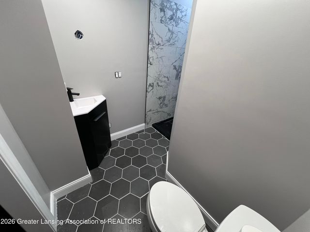 908 N Capitol Avenue, Lansing, MI 48906