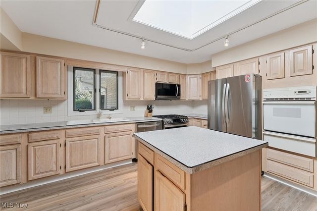 8604 Ottawa Drive, Brecksville, OH 44141