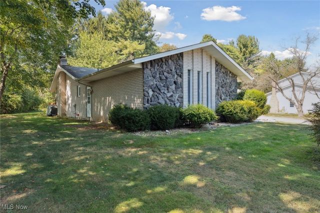 8604 Ottawa Drive, Brecksville, OH 44141