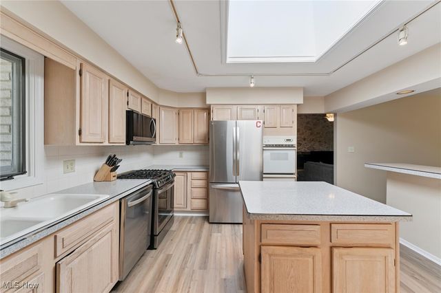 8604 Ottawa Drive, Brecksville, OH 44141