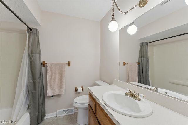 8604 Ottawa Drive, Brecksville, OH 44141