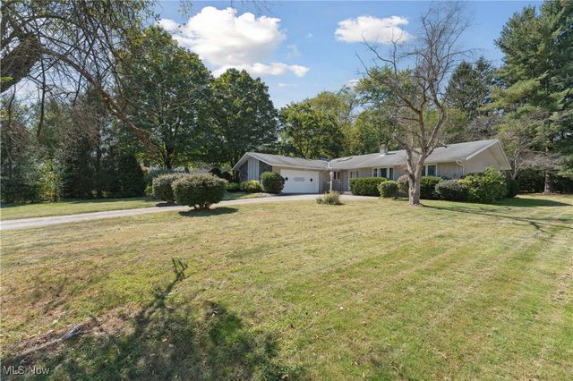 8604 Ottawa Drive, Brecksville, OH 44141