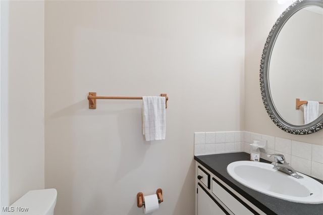 8604 Ottawa Drive, Brecksville, OH 44141