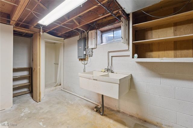 8604 Ottawa Drive, Brecksville, OH 44141