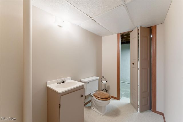 8604 Ottawa Drive, Brecksville, OH 44141