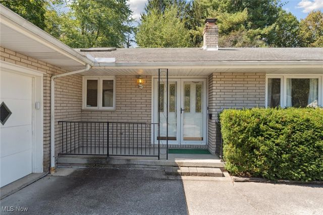 8604 Ottawa Drive, Brecksville, OH 44141