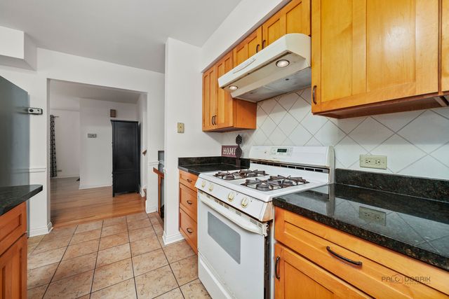 783 Green Briar Lane, Lake Forest, IL 60045