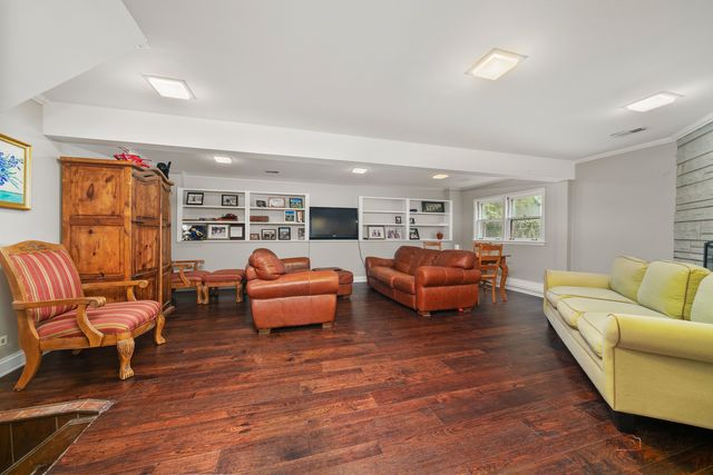 783 Green Briar Lane, Lake Forest, IL 60045