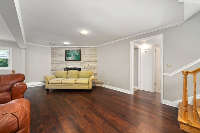 783 Green Briar Lane, Lake Forest, IL 60045