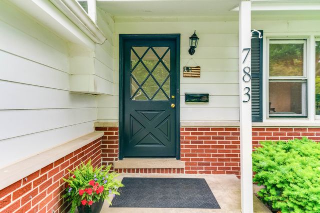 783 Green Briar Lane, Lake Forest, IL 60045