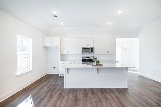 200 Collins Estate Avenue, Centerville, GA 31028