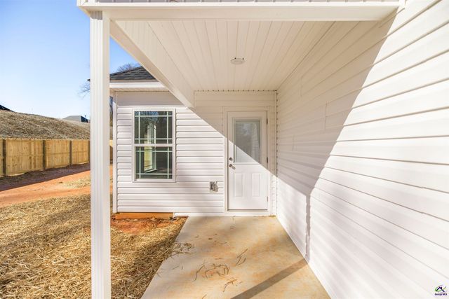 200 Collins Estate Avenue, Centerville, GA 31028