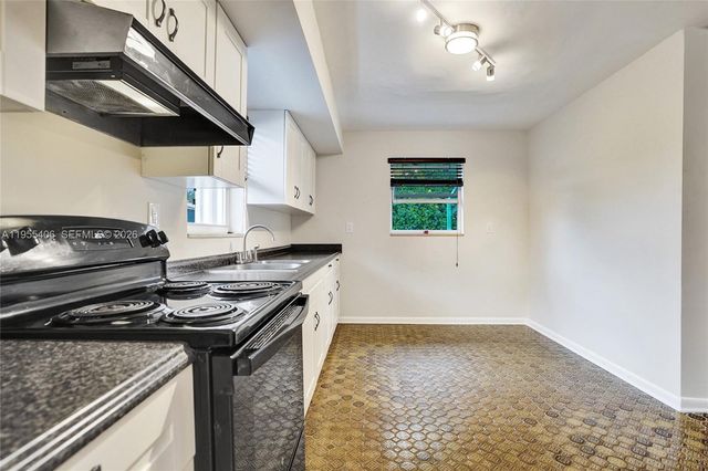 4987 SW 25th Ave, Dania Beach, FL 33312